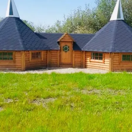 Miniature Oast House Hotel Ash  Exterior photo