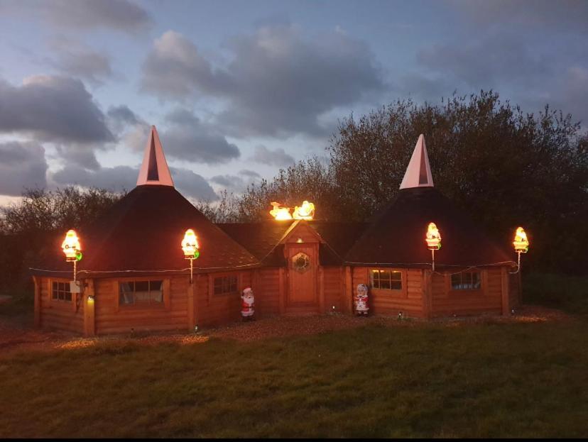 Campsite Miniature Oast House Ash (Kent)